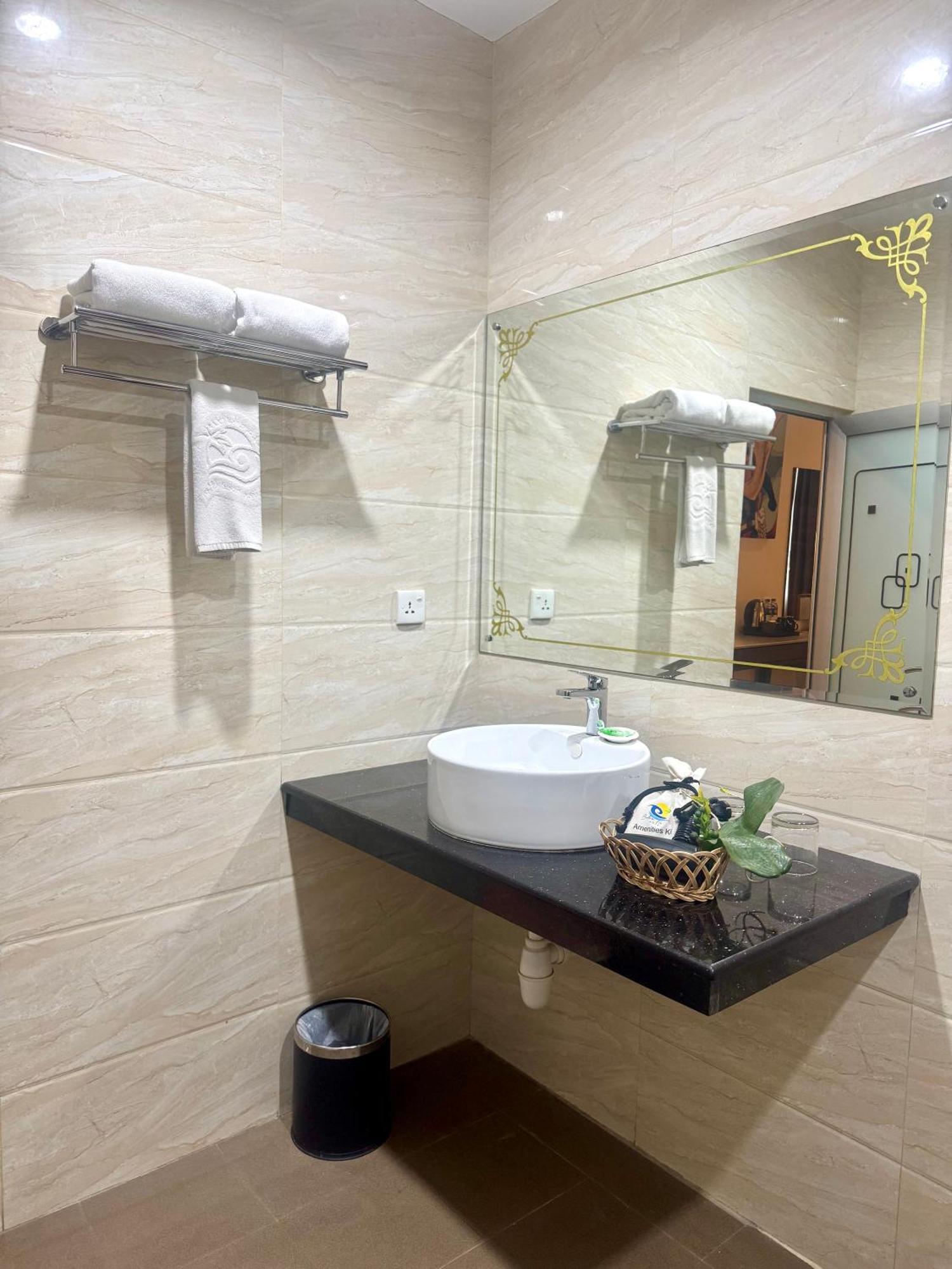 Batam Harbour Boutique Hotel & Spa Nagoya Exterior foto